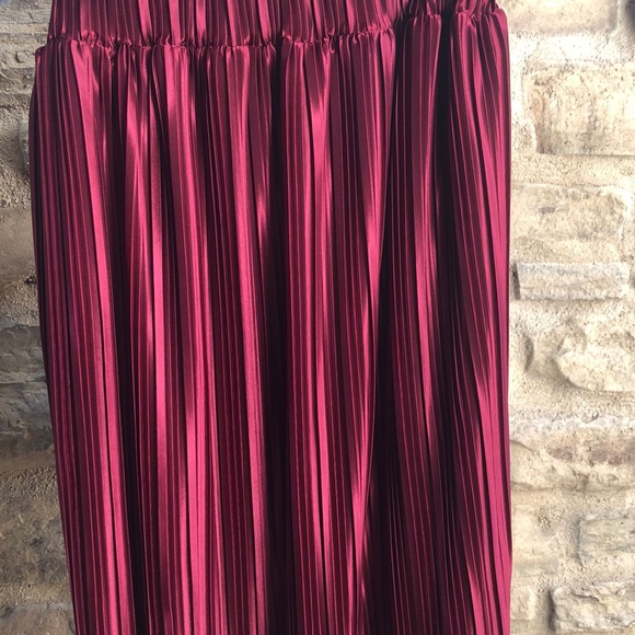 Boho Satin Wash Midi Skirt - Burgundy - Picture 7 of 8